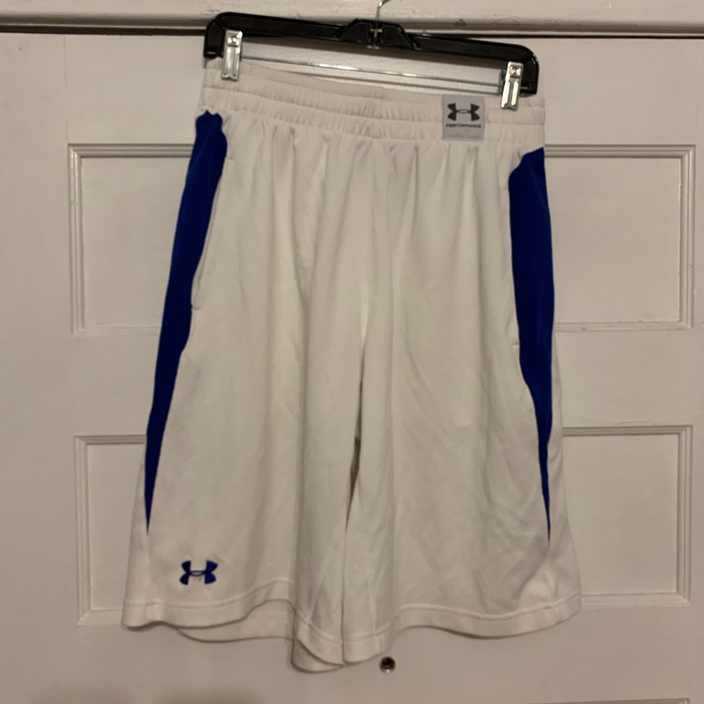 *PRICE DROP*  Under Armour basketball shorts sz M